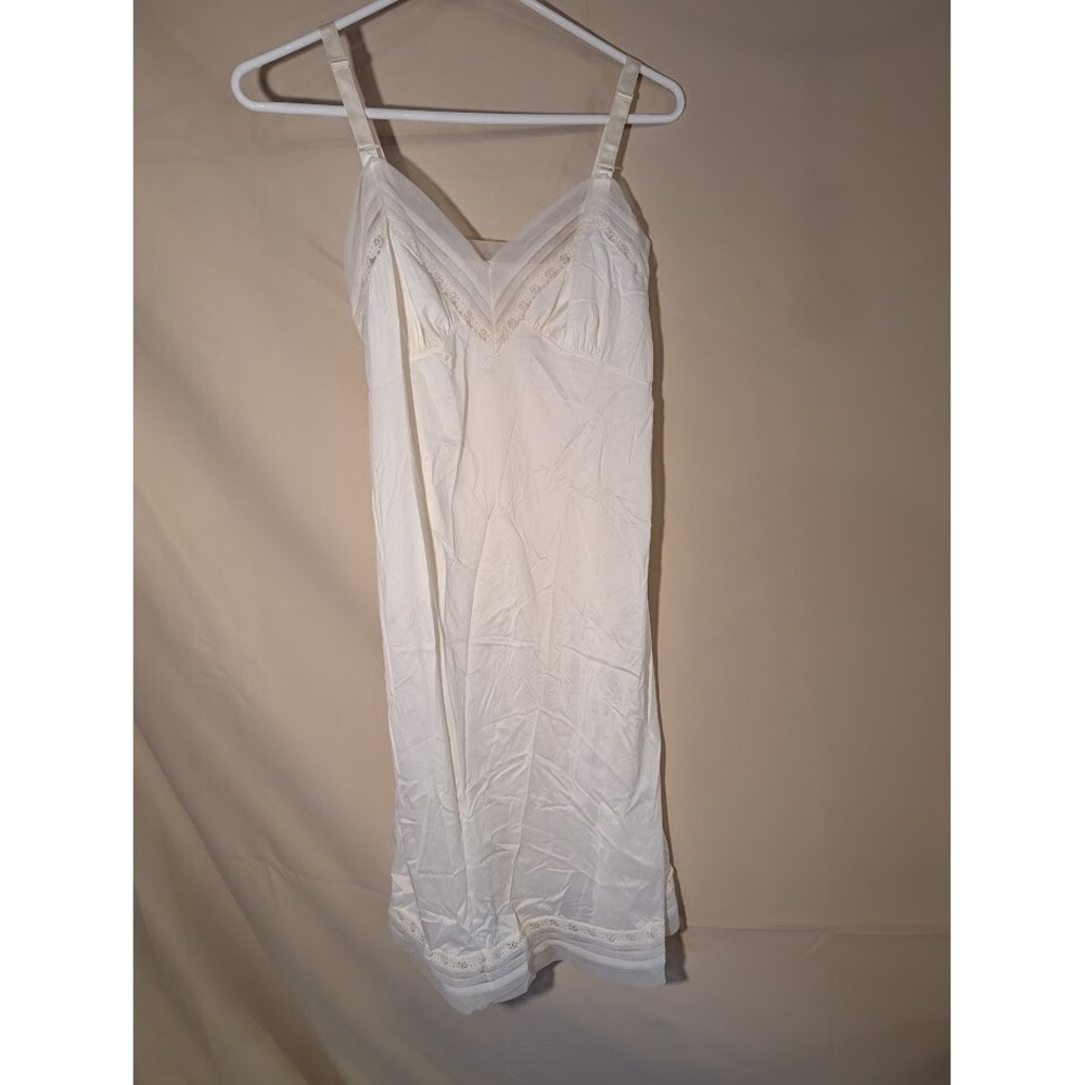 Vintage Pinehurst Full Slip 36 White Nylon Lace Trim Adjustable Straps USA - Picture 1 of 4